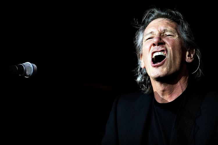 Opsang. Der er stadig masser at gøre oprør mod, siger Roger Waters, da Politiken.dk møder ham ved et pressmøde i London. 