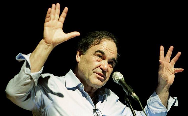 Kontroversiel. Filminstruktøren Oliver Stone er i gang med en ny og anderledes fortælling om USA’s historie.