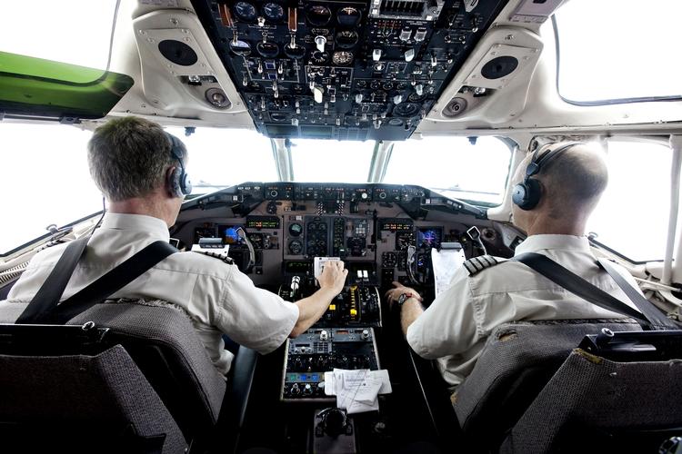 kursskifte. Regeringen kan ånde lettet op over, at de ikke blev part i en massefyring efter den seneste uges SAS-sag. Samtidig er krisen kommet i danskernes bevidsthed 