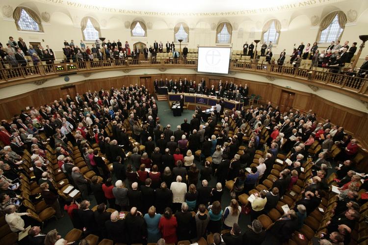 NEDSTEMT Selvom hver tredje præst i Church of England er kvinde, er det fortsat kun mænd, der kan blive biskopper. 