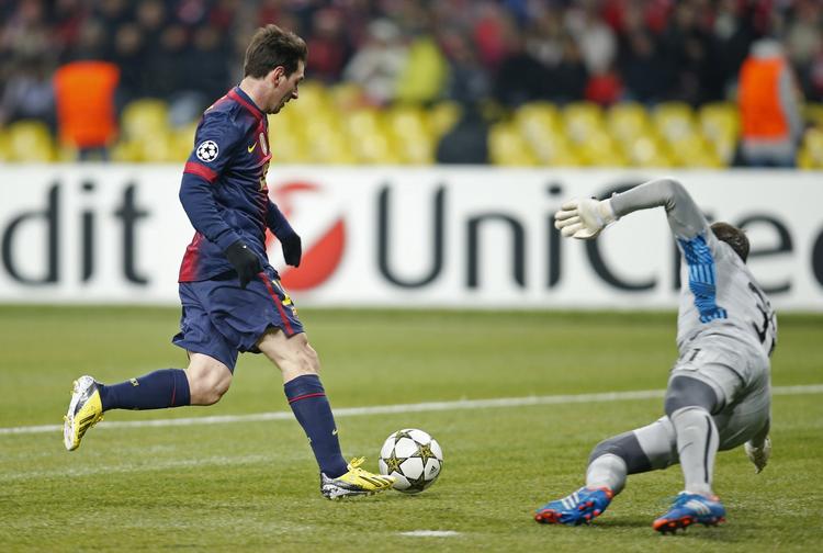 0-3. Med sit mål nummer 80 i 2013 bringer Lionel Messi FC Barcelona på 3-0 i udekampen mod Spartak Moskva. 