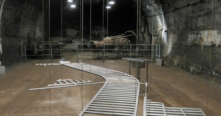 ENDESTATION. En model viser de mange underjordiske gange, hvor fangerne levede op til seks måneder under jorden uden at se dagens lys. 