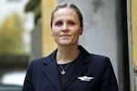 SAS. Marianne Kragh Pedersen kom hjem fra arbejde i går med hovedpine og en ny overenskomst i mailboksen. Nu overvejer hun sine muligheder for at blive i sit job som stewardesse i SAS. 