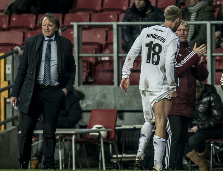 SKADET. I kampen mod FC Midtjylland i lørdags blev Nicolai Jørgensen skadet efter at have scoret. 