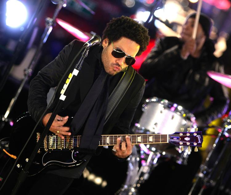 ROCK. Lenny Kravitz får nu lov til at prøve kræfter med Motowngenren, som Marvin Gaye i ny film. 