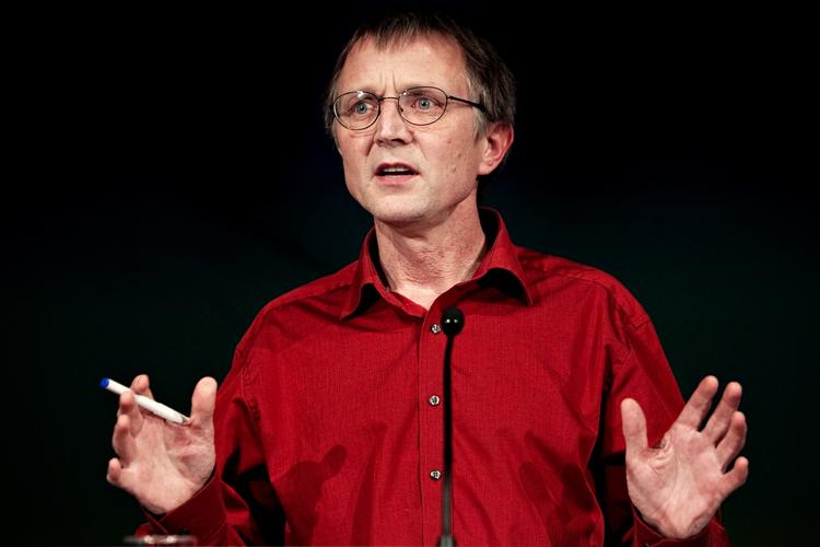 SKEPTISK. Stigningen af antallet af børn på privatskoler er en bekymrende udvikling, mener formanden for Danmarks Lærerforening, Anders Bobndo Christensen. 