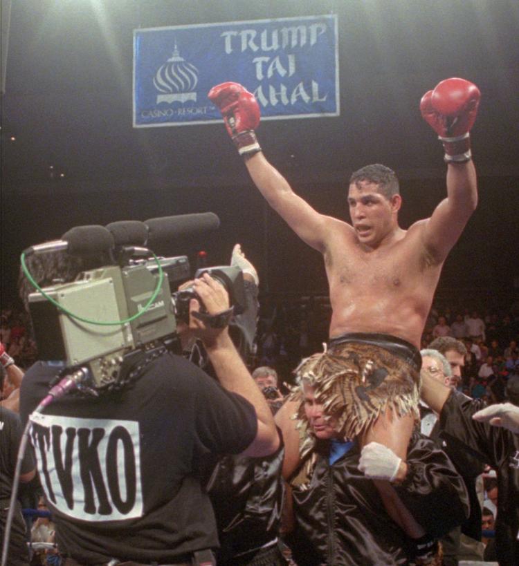 Folkehelt. Camacho var i ringen med store navne som Roberto Duran, Oscar De La Hoya, Julio Cesar Chavez og Sugar Ray Leonard. Han var senest verdensmester i 1992. 