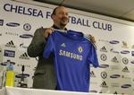 Arbejdsklar. Den 52-årige spanier har mulighed for at føre Chelsea til fem titler i de kommende seks måneder: Premier League, FA Cuppen, Liga Cuppen, VM for klubhold samt enten Champions League eller Europa League. 