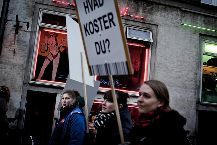 Sexkøb. Der var ingen kvinder med i det råd, der undersøgte om en kriminalisering af købesex var fordelagtigt. 