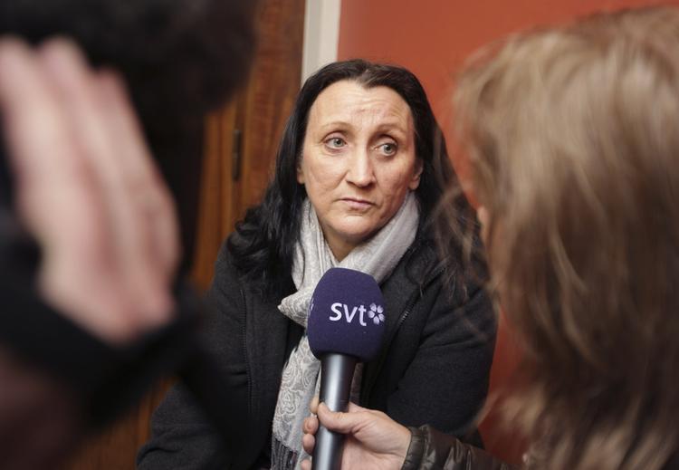 Moren til Trez West Persson, som blev dræbt af Peter Mangs, Jeanette West Persson, var mødt op i retten på dagen, hvor Mangs blev idømt fængsel på livstid. 