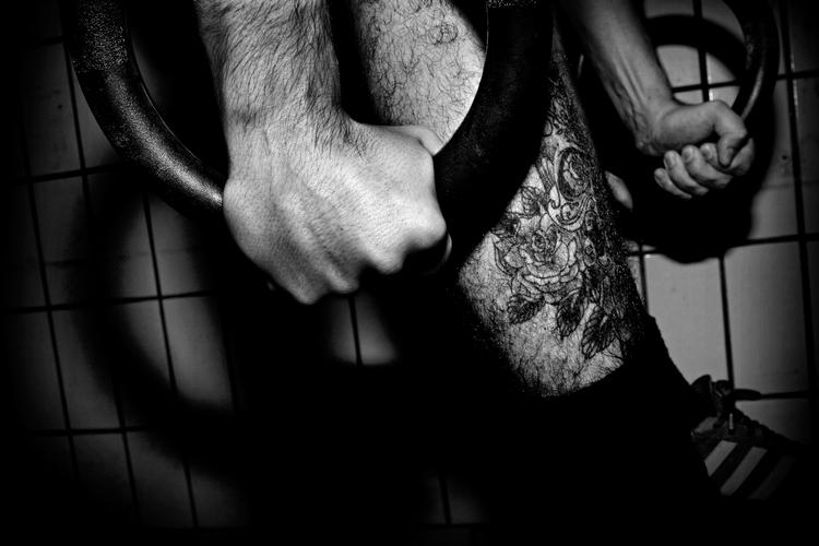 IDEALER. »Jeg lever fint med, at mine medborgere invaderer byrummet med tætsiddende kunststofkostumer«, skriver Christian Graugaard. »Men jeg finder det underminerende for eksistensens iboende nuancerigdom, når idrætsudøvelse bliver en moralsk rettesnor, som benhårdt udskiller 'vinder' fra 'taber'. 