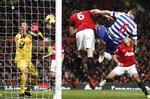 1-1. Hovedstød efter hjørnespark gav Manchester United to mål, det første sendt ind af Jonny Evans. 