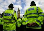 RULLEFORRETNING. To unge danskere blev berøvet af hashpusher i London, men får ros for at tilkalde politiet hurtigt efter forbrydelsen. 