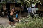 SIVENDE. En dreng pumper vand op i  landsbyen Than Lwet Swan.  Myanmar er et monsunland, der traditionelt ikke har haft problemer med at skaffe rent vand, men det er ved at ændre sig. 