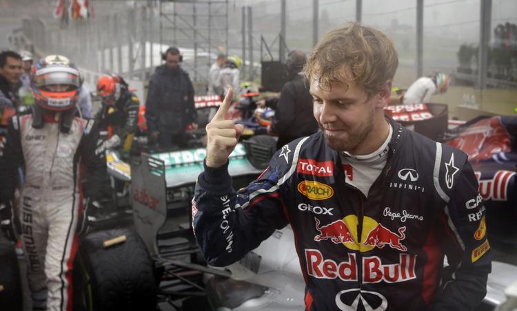Glæde. Jeg kan ikke finde ord, der beskriver min følelse lige nu«, siger Sebastian Vettel efter sejr. 