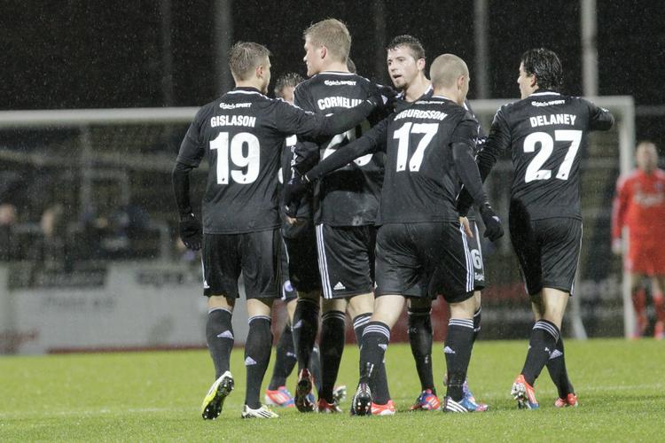 Slutspurt. De mange kampe fik FCK-træneren til at spare Lars Jacobsen, Kris Stadsgaard og Claudemir i 2-1-sejren mod Sønderjyske. 