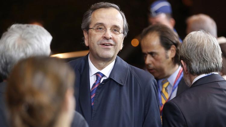 Pyh. Grækenlands regeringschef, Antonis Samaras, konstaterede, at »alt er godt«, da 326 milliarder kroner blev udløst efter et maratonmøde i Bruxelles. 