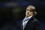 frustration. Roberto Mancini peger blandt andet på kampen mod Chelsea for at dokumentere sin påstand: City havde bolden i Chelseas felt et utal af gange, men havde ikke folk derinde ti lat score. 