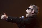 Musik. Robbie Williams er her stadig. Nu med nyt album og ny turne. Her er han i Parken i 2006. 