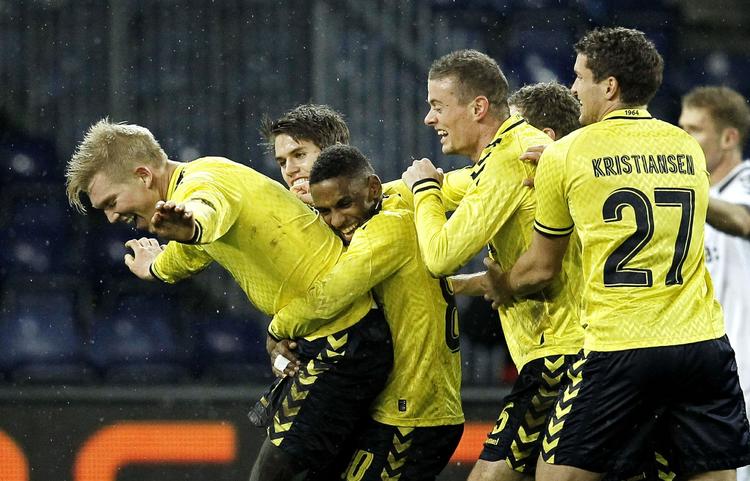 Sejr. Med 2-0 over Horsens i Brøndby kom klubben væk fra sidstepladsen i Superligaen. 