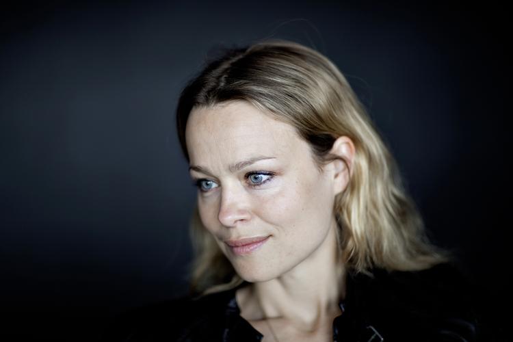 Kærlighed. Shakespeares digte bliver fortolket af blandt andet Helle Fagralid, der udtrykker dem med egne ord. 