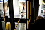 Betingelse. Tilskud til danskere over 65 år, der får rabat på busbilletten og andre goder, skal fremover være  betinget af, hvor velhavende de er, hvis det står til Margrethe Vestager (R),  Bent Hansen (S) og Erik Nielsen (S). 