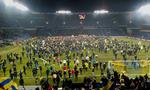 View. Politiken.dk-læser Tore Nyholm tog dette billede oppe fra sin plads på 'Sydsiden'. »Såkaldt pitch invasion var normal procedure, dengang Brøndby gad at vinde mesterskaber«, konstaterer han. 