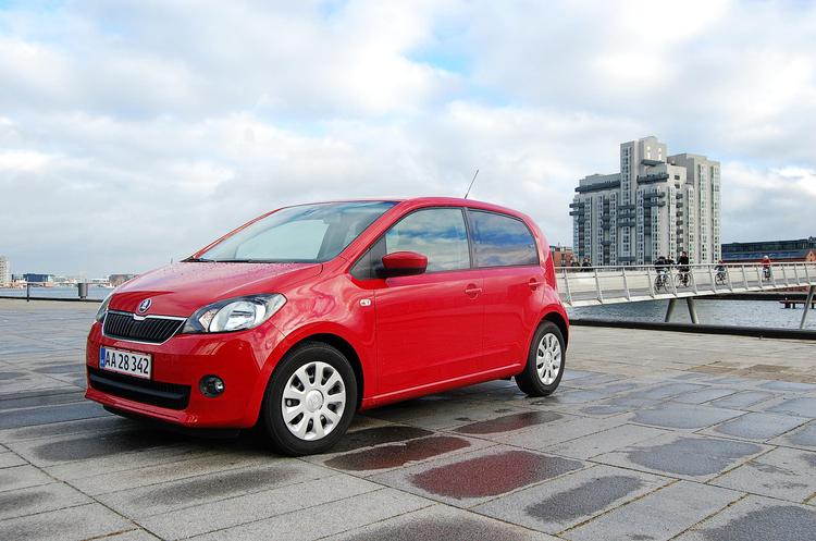 Handy. Skoda Citigo er som skabt til bytrafik. Den er let at komme rundt med alle steder, og der er fint udsyn i alle retninger. 