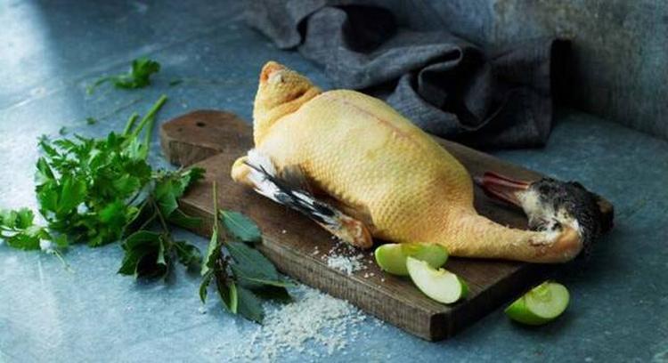 Fransk. Den ferske berberiand fra Dombes er en delikatesse på julebordet. 