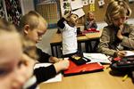 Uddannelse. Børnene i folkeskolen kan se frem til en del flere timer i deres skoletid. 