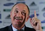 succestræner. I går afviste Luiz Felipe Scolari at han havde været i kontakt med det brasilianske fodboldforbund i forbindelse med landstrænerjobbet. I dag er brasilianeren ansat. 