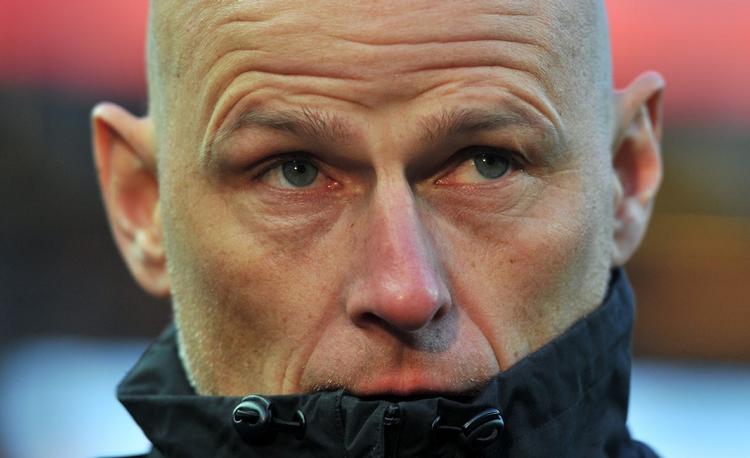 utilfredshed. Ståle Solbakken fik en fin start i Wolves, som nordmanden førte til en tredjeplads i den næstbedste række. Men ni kampe og en lang række skader senere er klubben kun nummer 18. 