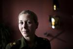 Værnepligt. Line Andersen er frivilligt i Livgarden. I fremtiden vil Folketingets partier minus Enhedslisten nedsætte antallet af værnepligtige fra 5.000 til 4.200. 