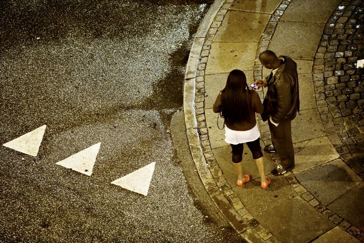 Prostitution. En aftale med EU har gjort det nemmere at arbejde i Schweiz. Dette tiltrækker flere prostituerede til landet, som er et af de lande i verden, hvor borgernes købekraft er højst. 