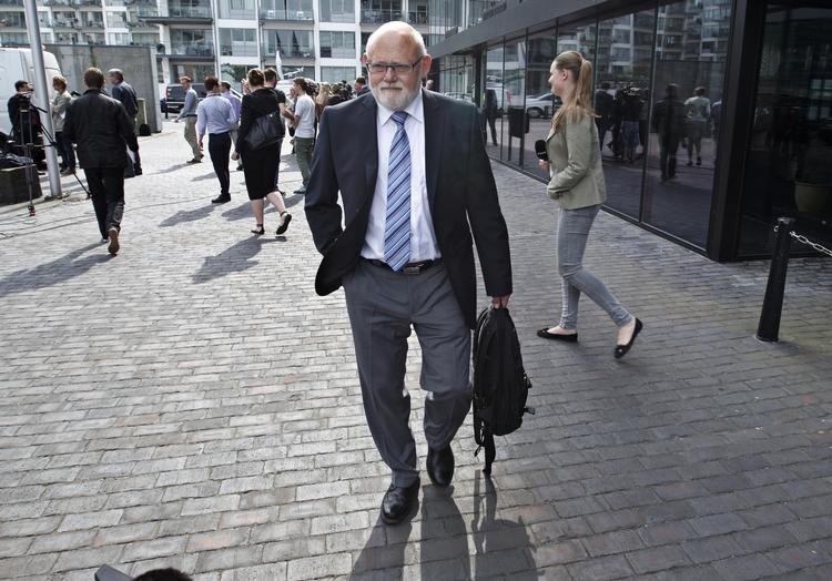 3F-formanden. Poul Erik Skov Christensen er dybt skuffet og kalder det et 'levn fra fortiden', når regeringen dropper at gennemføre et forbud mod køb af seksuelle ydelser. 