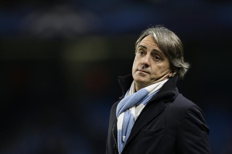pres. De store klubber forsøger ofte at få landsholdsspillere fri for de nationale opgaver. Manchester Citys træner Roberto Mancini er gået i direkte dialog med landstræner for at holde på tre spillere. 