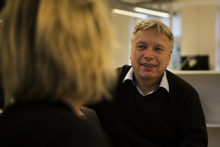 Nepotisme? Uffe Elbæk er kommet i søgelyset, efter at det er kommet frem, at kulturministeriet har placeret flere arrangementer på Akademiet for Utæmmet Kreativitet, hvor hans mand arbejder. 