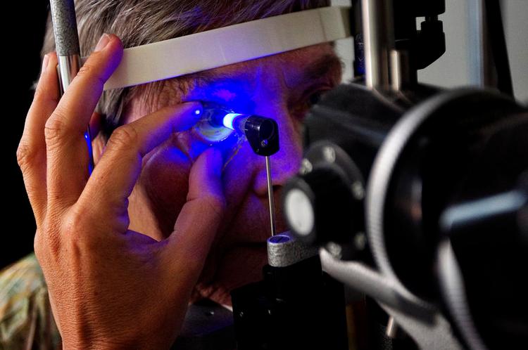 ned i fart. Speciallæger har sænket tempoet. Dermed er ventelisterne  også blevet længere mange steder. 