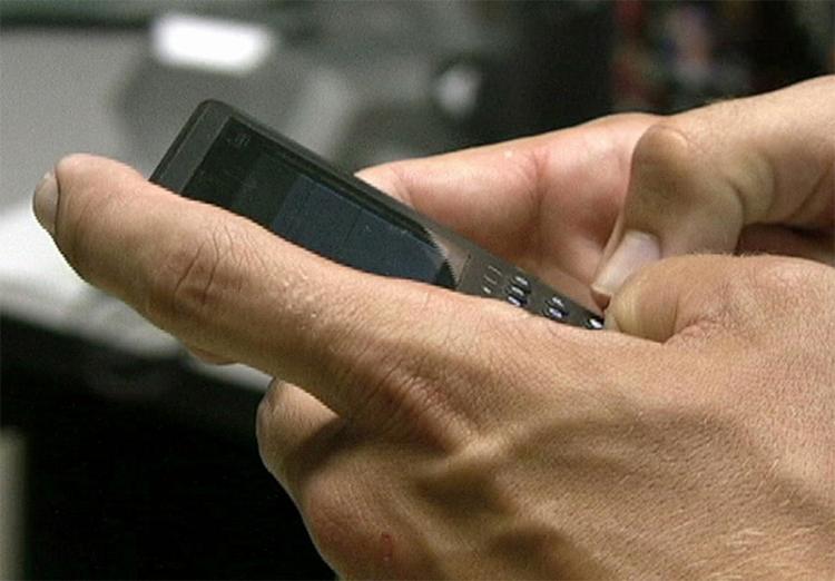 JUBILÆUM. Det er 20 år siden, den første SMS blev sendt. Hvis man altså skal tro ham, der sendte den. (Foto: AP Photo) 