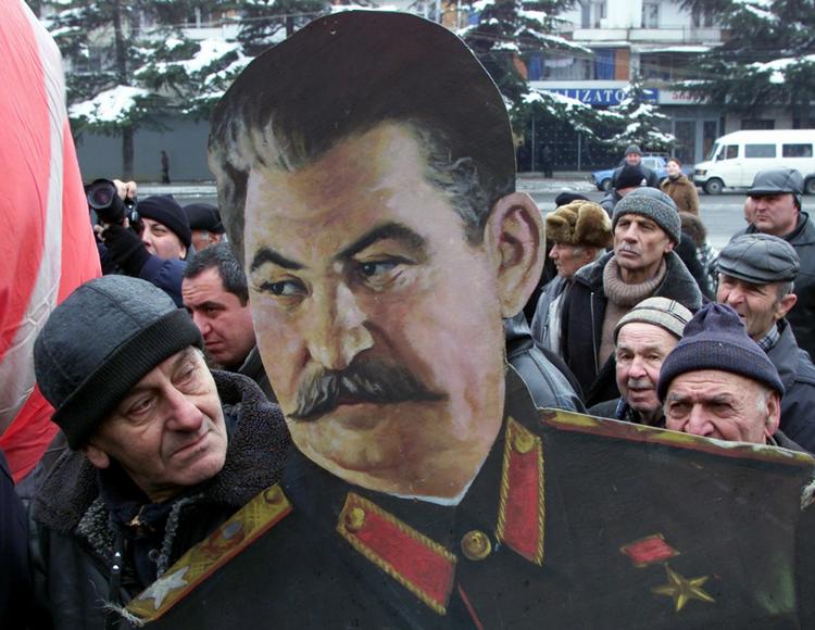 diktator. Josef Stalin er en af de diktatorer, der indgår i forskernes optælling. 