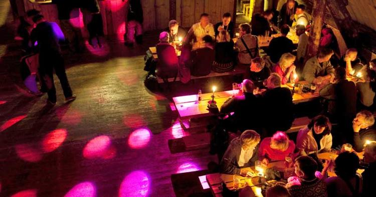 FEST. Afterski i Skeikampen i Norge. 