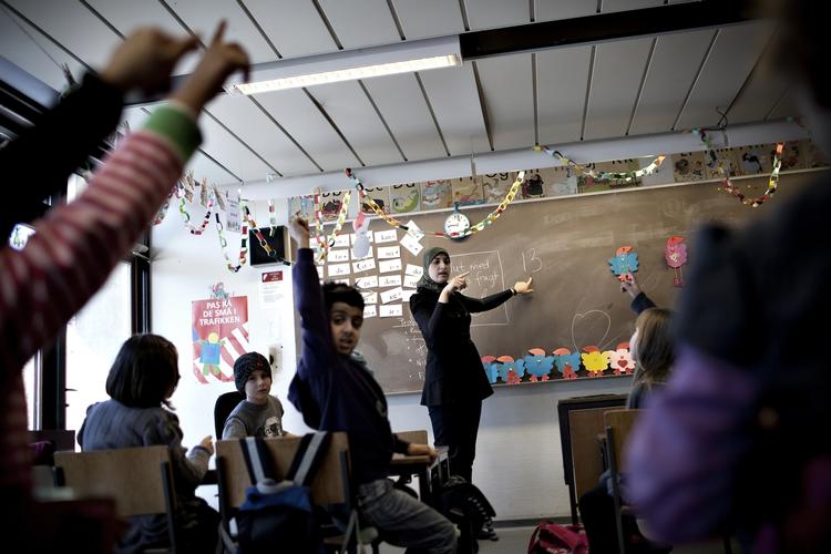 Folkeskolereform. Den nye folkeskoleaftale er  afhængig af de kommende overenskomstforhandlinger mellem Kommunernes Landsforening og Danmarks Lærerforening. 