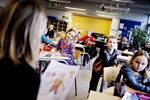 hjælpelærere. Børne- og  Undervisningsministeriet vil ansætte 40 dygtige lærere, som skal rejse rundt og hjælpe landets folkeskoler med inspiration og reformere sig. 