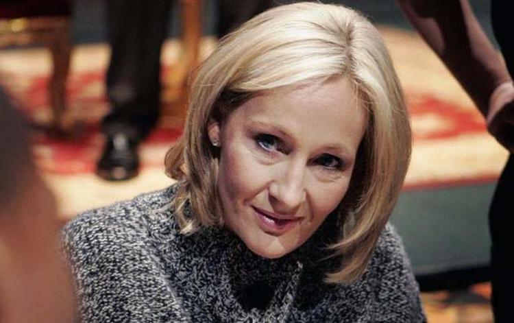 VERSION. Filmselskaberne takkede nej, men J.K. Rowlings 'The Casual Vacancy' har i stedet fundet et hjem hos BBC. 