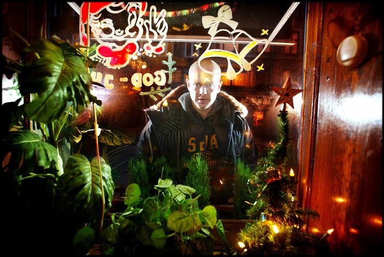 julehit. Anden har lavet den anden mest spillede sang på DR, 'Jul på Vesterbro', fra hans julekalender af samme navn. 