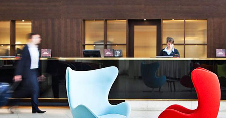 UDE. Københavnske Skt. Petri er et af de hoteller, der nu ikke kan bookes via hotels.com. 