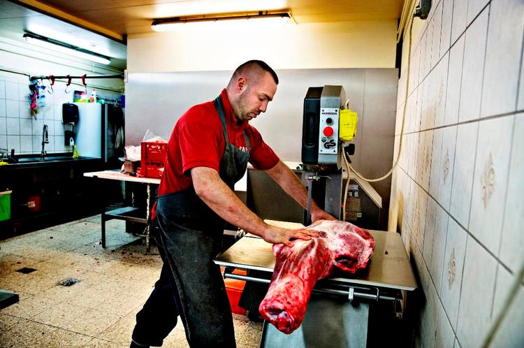 SLAGTER. Ömer Sahan 