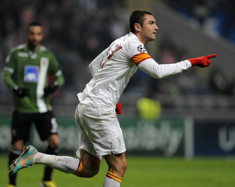 1-1. Galatasaray skulle vinde i Braga, fordi Cluj vandt i Manchester, så det var ekstremt vigtigt, at Burak Yilmaz fik udlignet til 1-1 