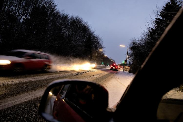 Roligt. Hverken Falck eller Vejdirektoratet melder om trafikale problemer. Snerydning og saltning foregår som planlagt. 