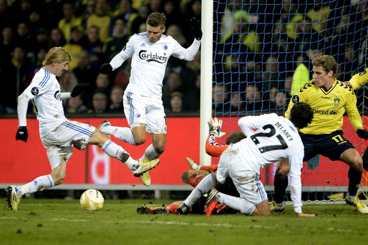 effektivitet. FCK skal være bedre til at omsætte chancer til mål i aften mod Steaua Bukarest end tilfældet var i pokalkampen mod Brøndby. 